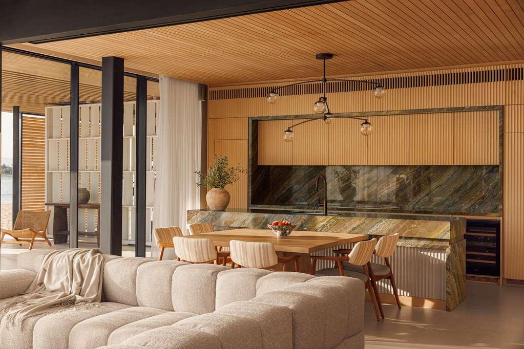 One And Only Aesthesis Hotel Глифада Стая снимка